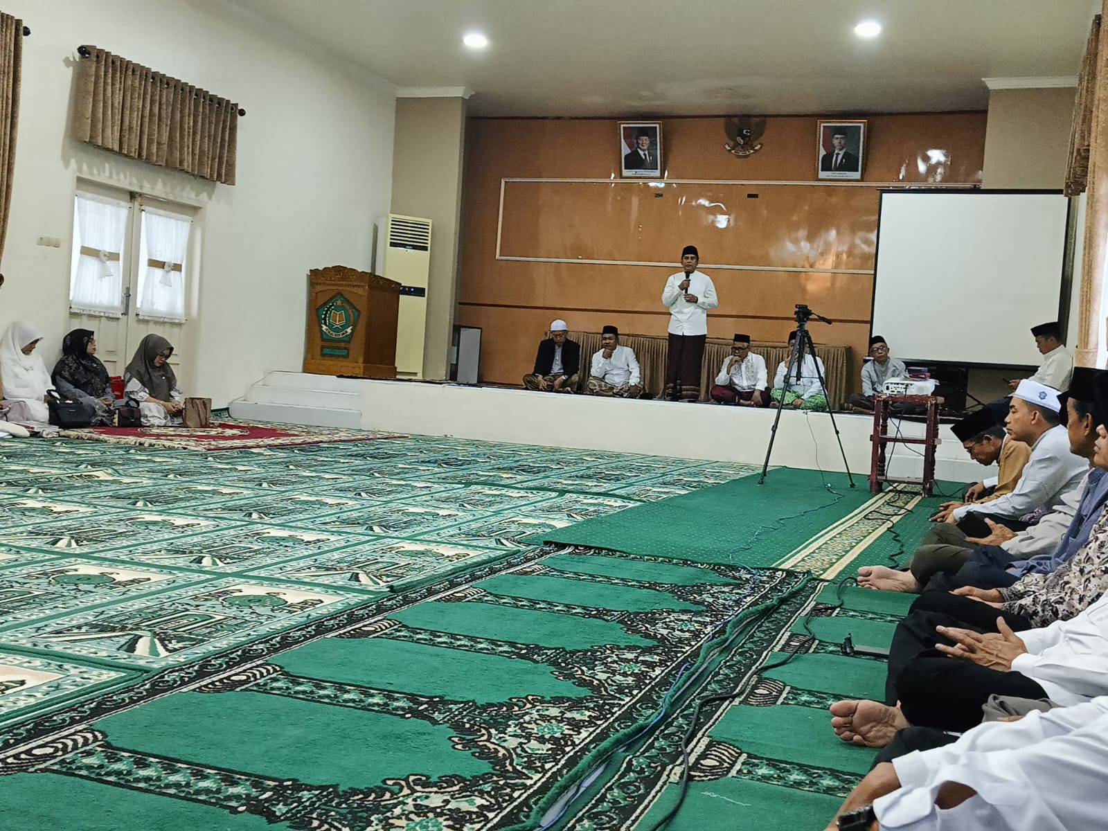 Kepala MAN 1 Muaro Jambi Turus Serta kegiatan Khatam Quran di Kankemenag Muaro Jambi