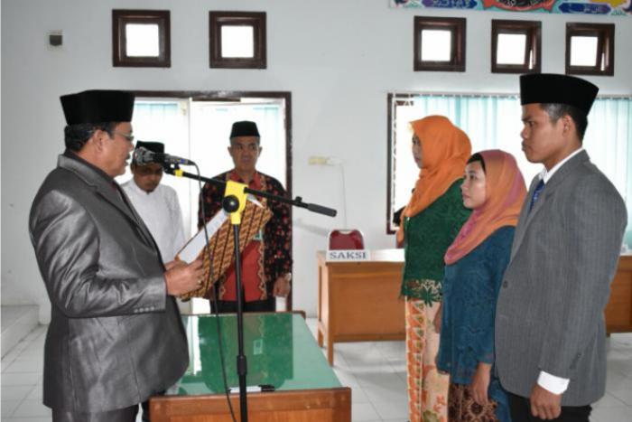 Kepala Kantor Kemenag Muaro Jambi Lantik Kaur TU Mansamuja