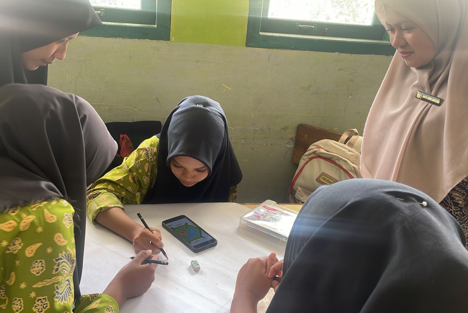 Pembuatan Gambar Sel Tumbuhan dan Sel Hewan