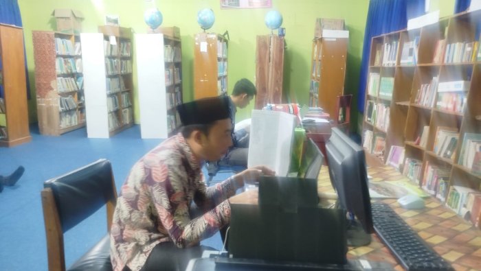 Guru MAN 1 Muaro Jambi Sibuk Siapkan Kisi-Kisi dan Soal ASAT Guru MAN 1 Muaro Jambi Sibuk Siapkan Kisi-Kisi dan Soal ASAT