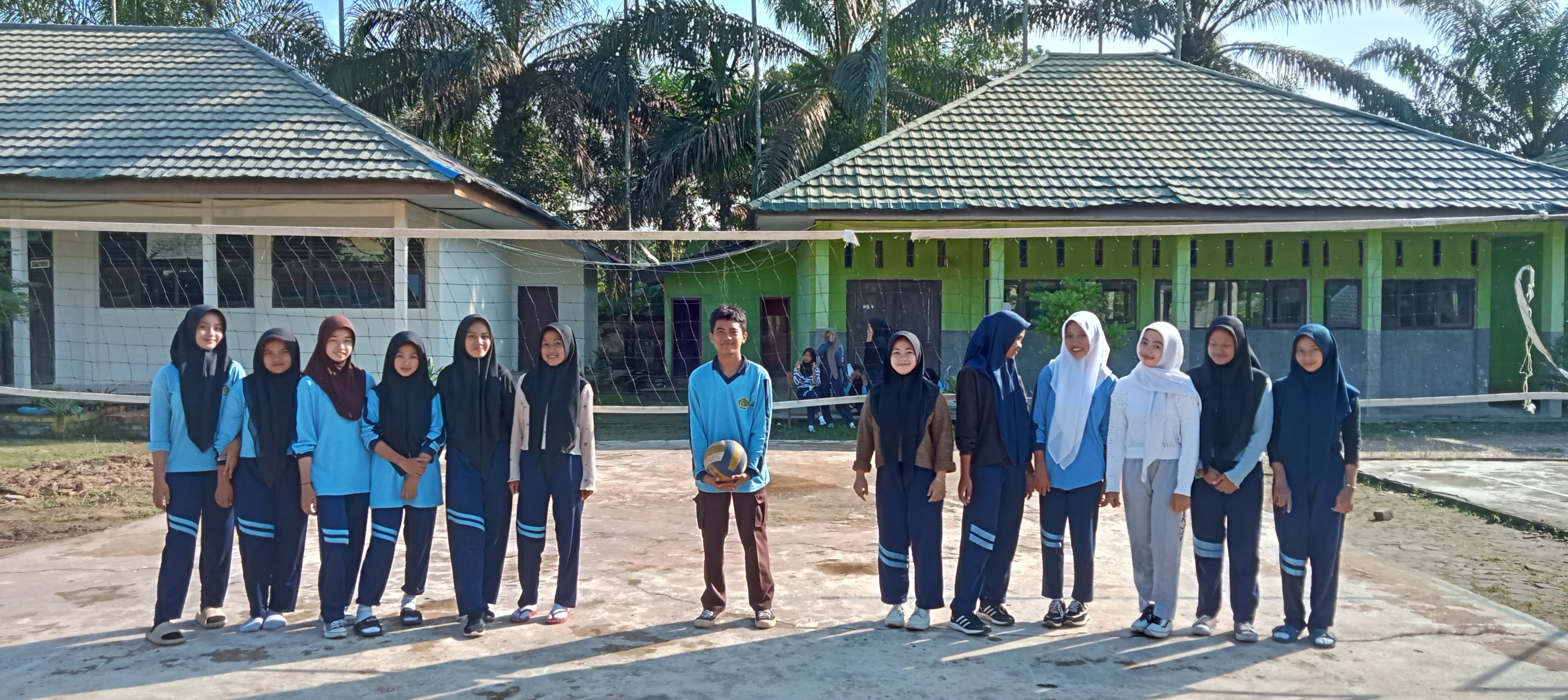 Pelaksanaan Clasmeeting Hari Pertama di MAN 1 Muaro Jambi Pelaksanaan Clasmeeting Hari Pertama di MAN 1 Muaro Jambi