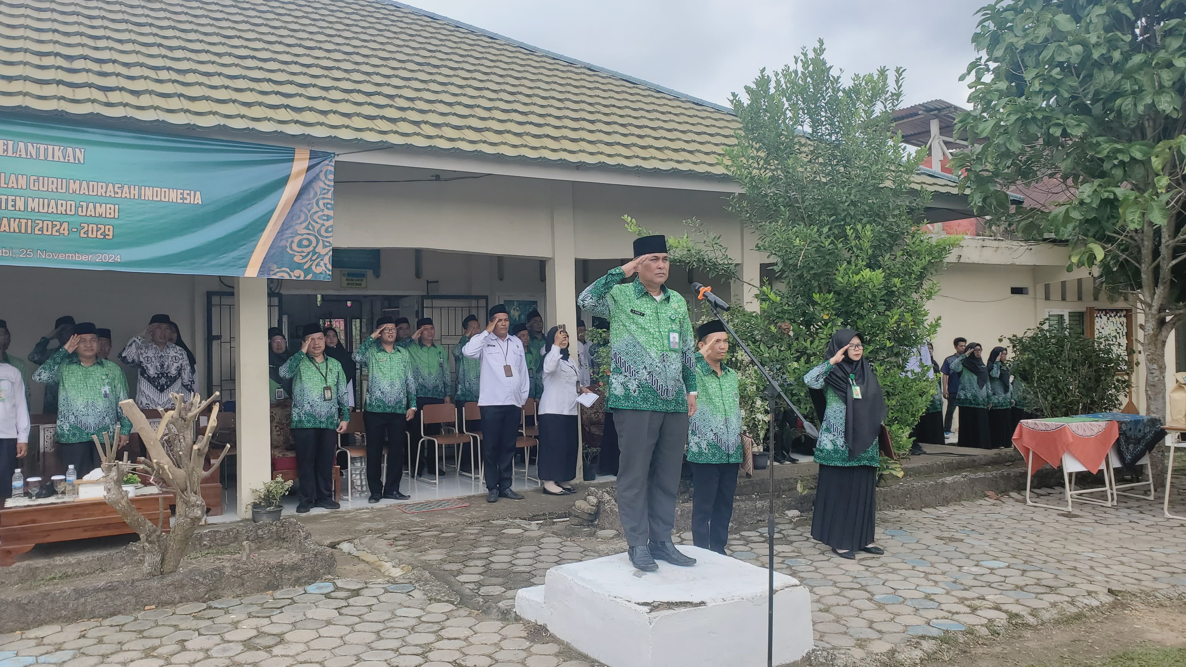 Kepala Madrasah Hadiri HGN ke 79 Tahun 2024 Kemenag Kab Muaro Jambi