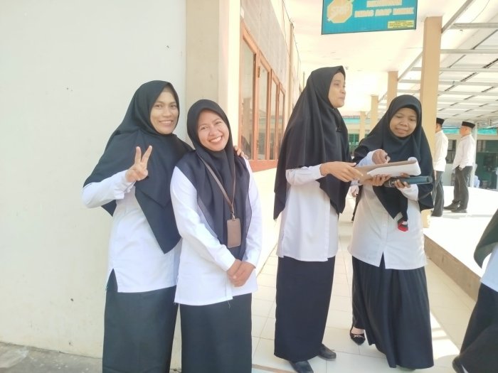 Almustari Kembali Mengajar, Semangat Baru Warnai Aktivitas Pembelajaran di MAN 1 Muaro Jambi Almustari Kembali Mengajar, Semangat Baru Warnai Aktivitas Pembelajaran di MAN 1 Muaro Jambi