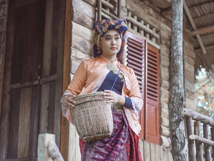 Siswi MAN 1 Muaro Jambi Ikuti Malam Puncak Pemilihan Bujang Gadis Muaro Jambi 2020