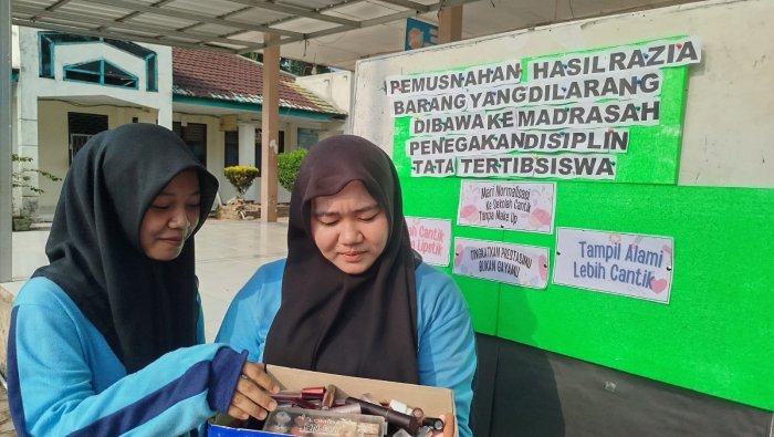 Pemusnahan Barang Terlarang, MAN 1 Muaro Jambi Wujudkan Lingkungan Belajar Kondusif