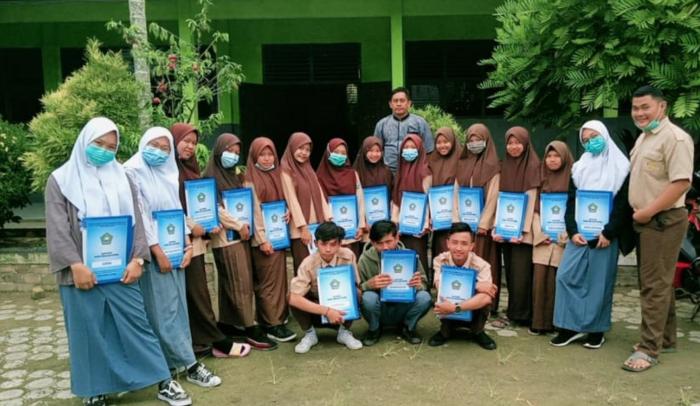 MAN 1 Muaro Jambi Telah Bagikan Lapor MAN 1 Muaro Jambi Telah Bagikan Lapor