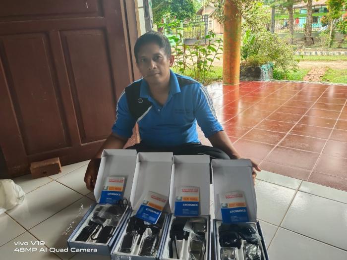 Dukung Kegiatan OSIM, Kepala Madrasah Fasilitasi Handy Talky