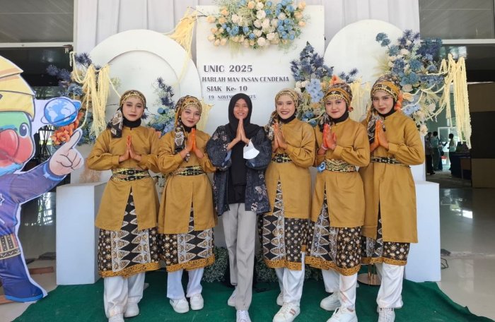 Tim Tari MAN 1 Muaro Jambi Tampil Memukau di Hadapan Kepala Kemenag