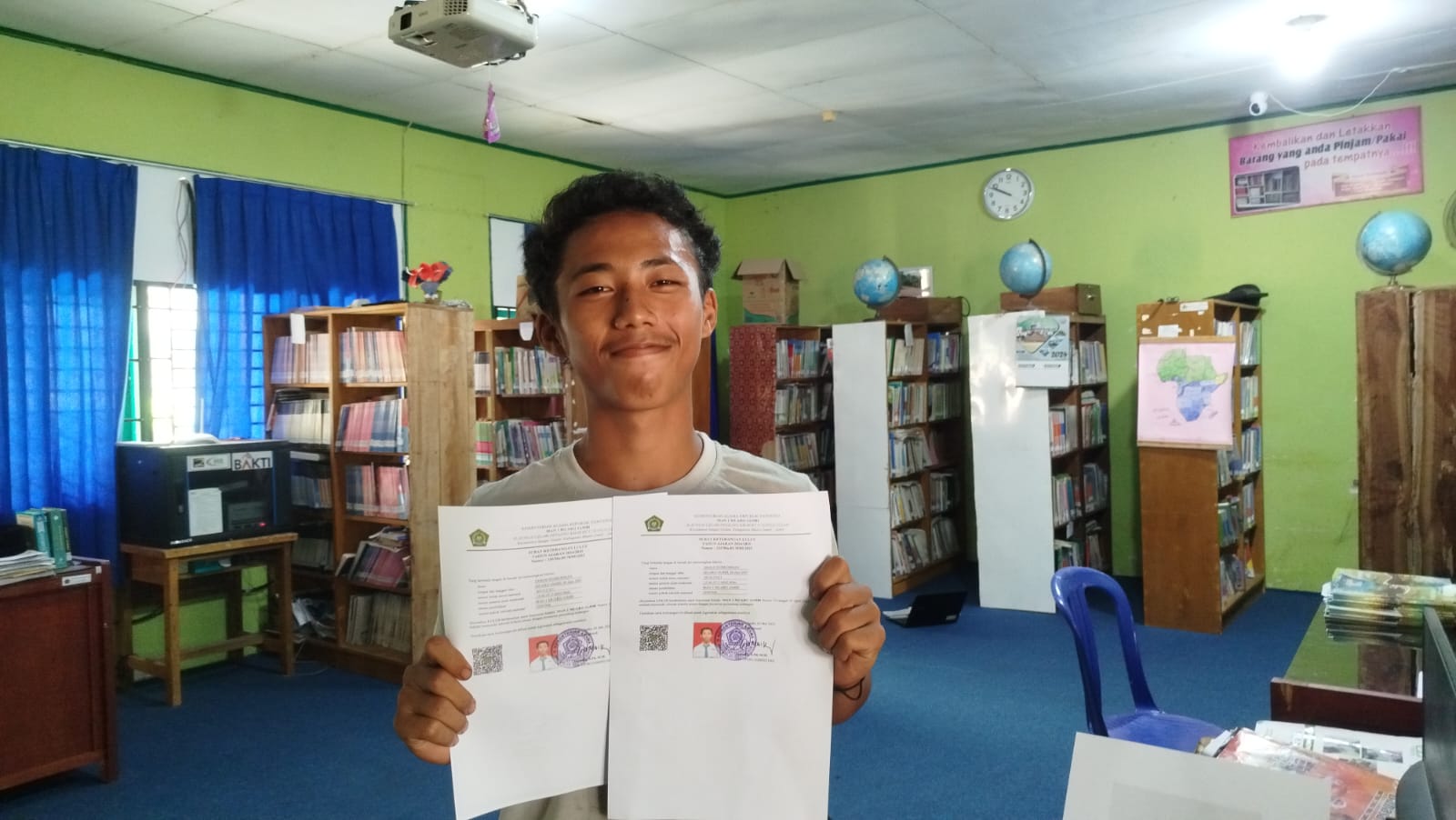 Dimas Alumni MAN 1 Muaro Jambi 2025 Mulai Mengurus SKL Dimas Alumni MAN 1 Muaro Jambi 2025 Mulai Mengurus SKL