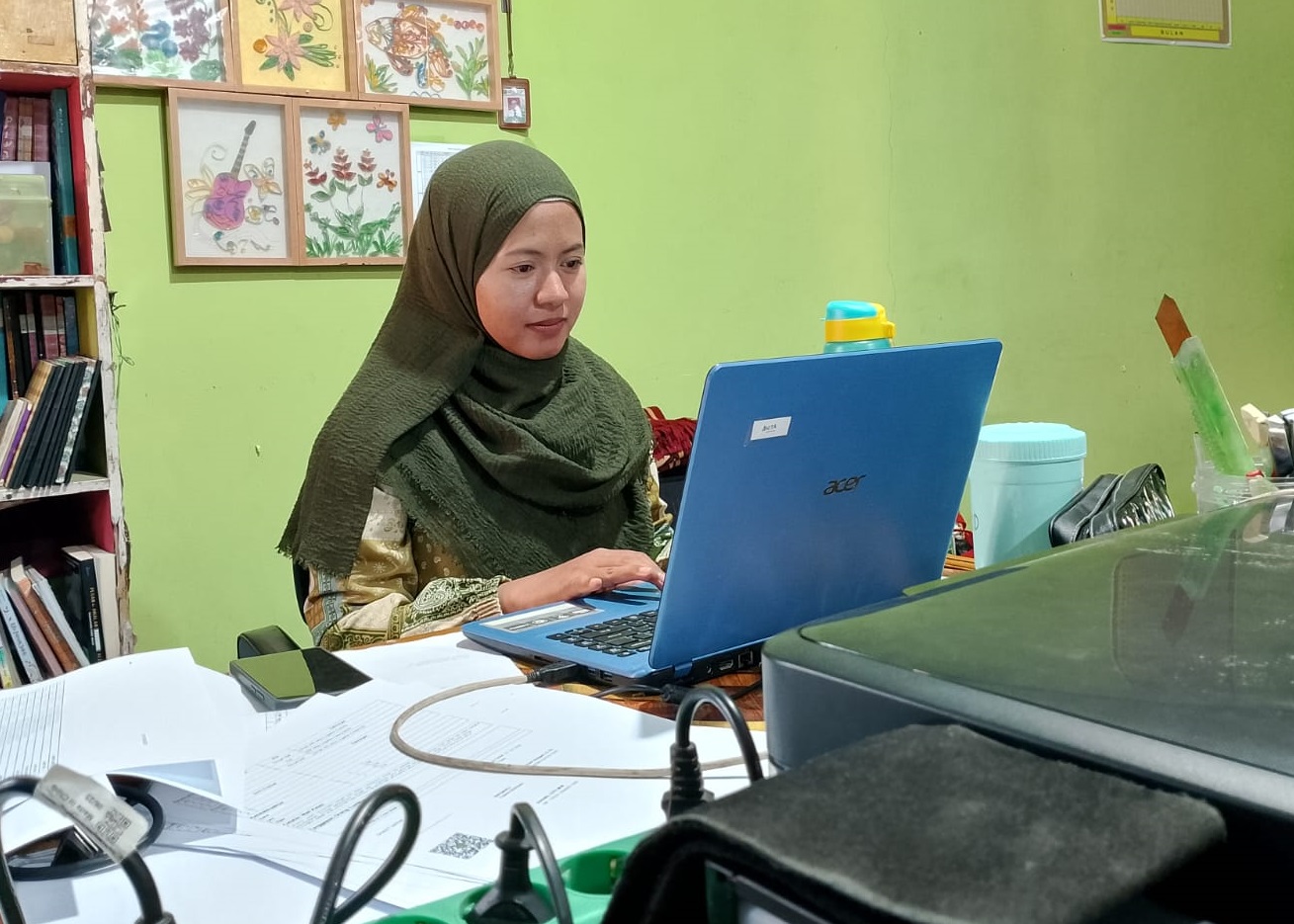 Beberapa Guru MAN 1 Muaro Jambi Manfaatkan Waktu Libur untuk Meningkatkan Kompetensi