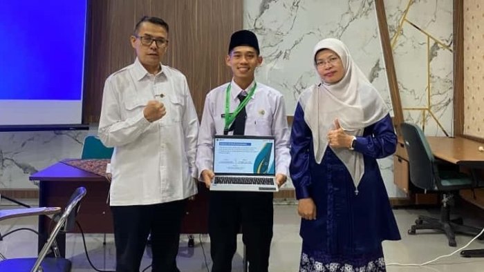 Guru MAN 1 Muaro Jambi Paparkan Inovasi Digital di Padang Guru MAN 1 Muaro Jambi Paparkan Inovasi Digital di Padang