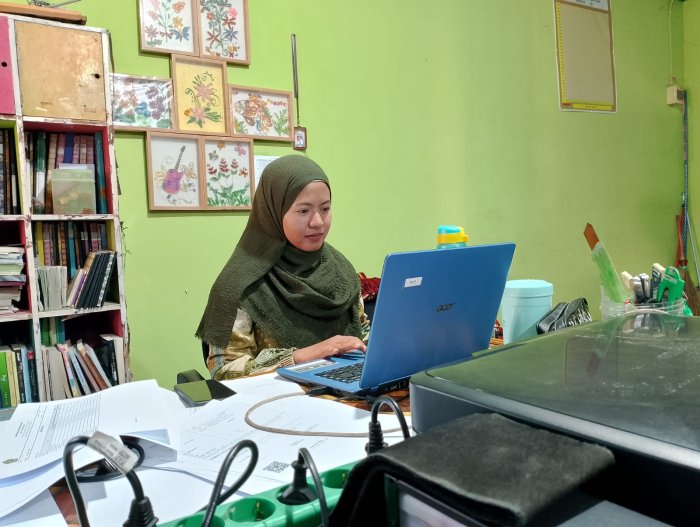 Guru MAN 1 Muaro Jambi Ikuti Pelatihan Kurikulum Berbasis Cinta Guru MAN 1 Muaro Jambi Ikuti Pelatihan Kurikulum Berbasis Cinta
