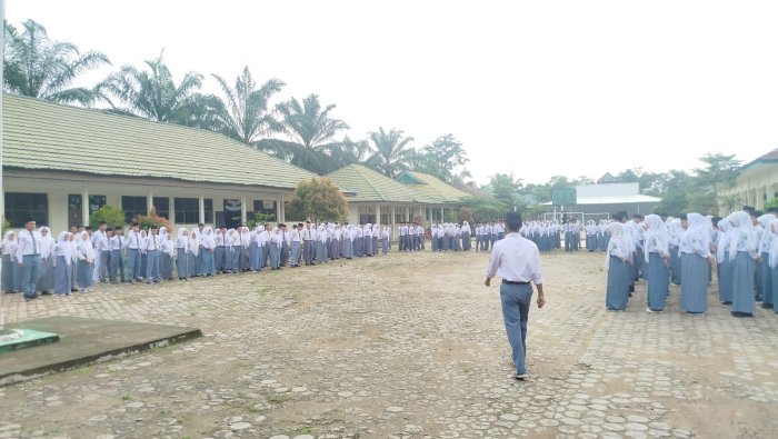Upacara Terakhir, Siswa Kelas XII MAN 1 Muaro Jambi Siap Hadapi Ujian
