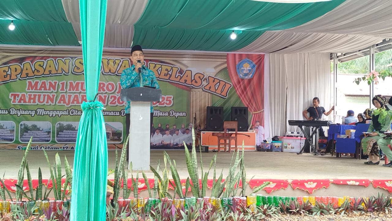 Pengawas Madrasah Berikan Sambutan Pelepasan Kelas XII MANSAMUJA Pengawas Madrasah Berikan Sambutan Pelepasan Kelas XII MANSAMUJA