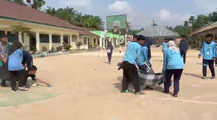 Semarak HUT RI ke-81, MAN 1 Muaro Jambi Gelar Empat Lomba Seru Semarak HUT RI ke-81, MAN 1 Muaro Jambi Gelar Empat Lomba Seru