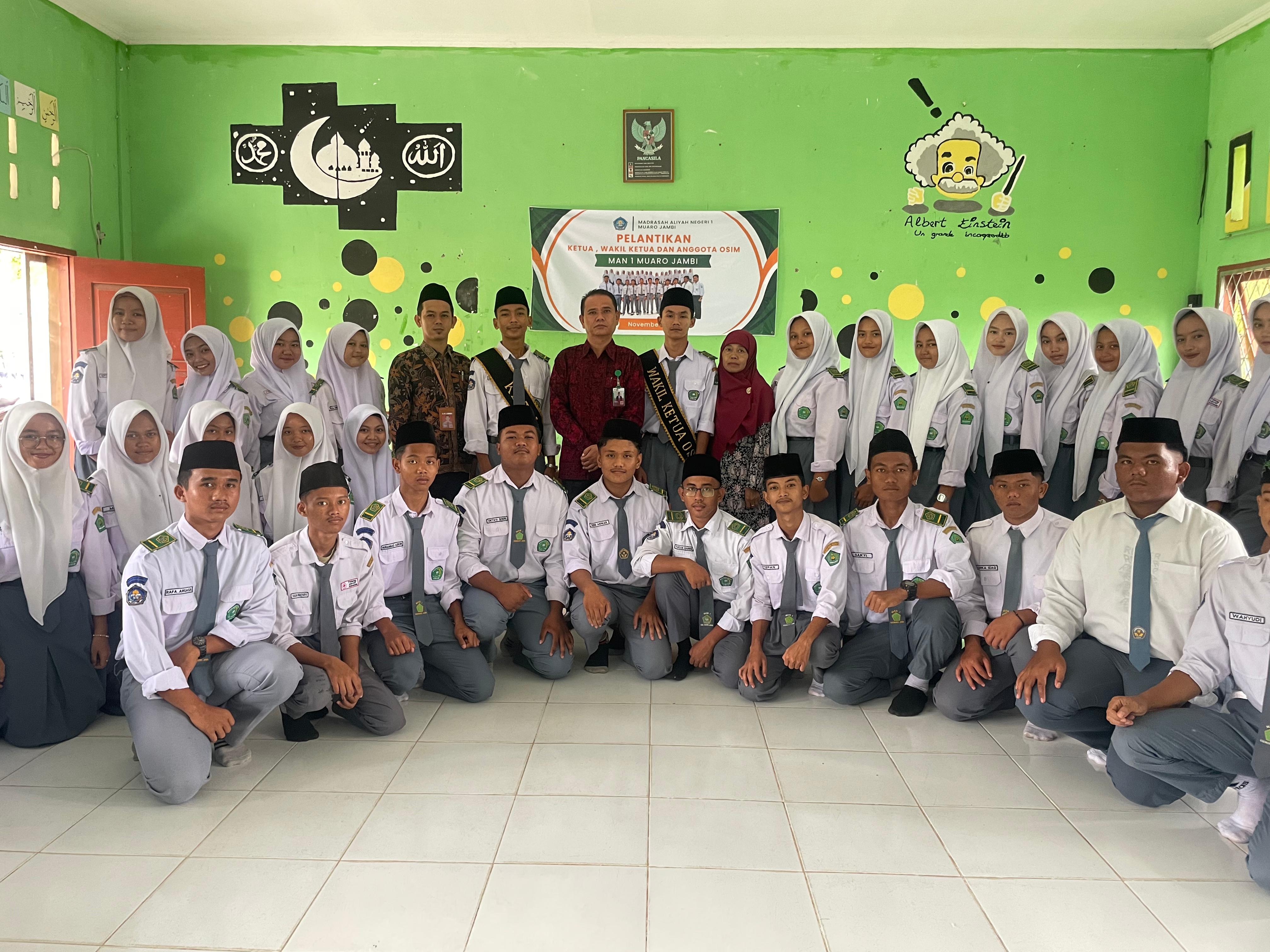 Pelantikan Kepengurusan OSIM MAN 1 Muaro Jambi Masa Bakti 2024-2025