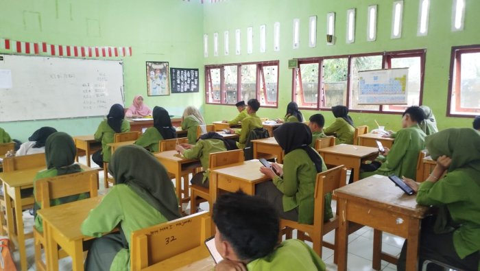 Guru MAN 1 Muaro Jambi Mulai Persiapan Uji Kinerja PPG, Sri Mahmudah Tetap Berkomitmen Meski Cuti Melahirkan