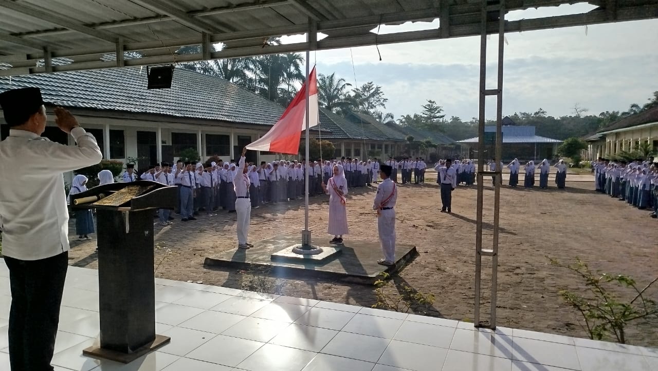 MAN 1 Muaro Jambi Upacara Peringatan Hari Kebangkitan Nasional ke-117 Tahun 2025