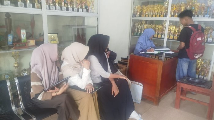 Alumni MAN 1 Muaro Jambi Berbondong-Bondong Lakukan Bebas Pustaka