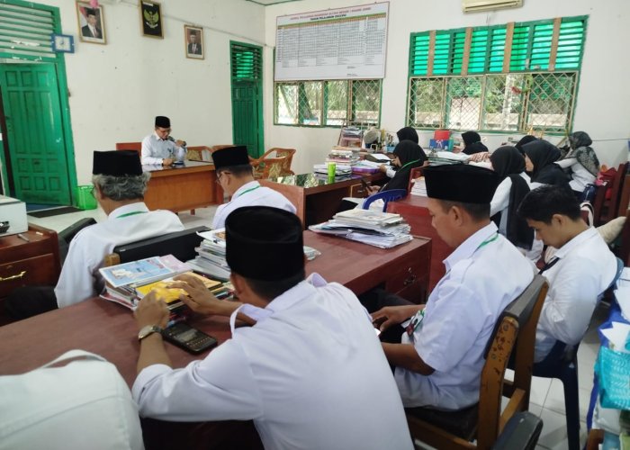 MAN 1 Muaro Jambi Dukung Gerakan Kemenag ASRI