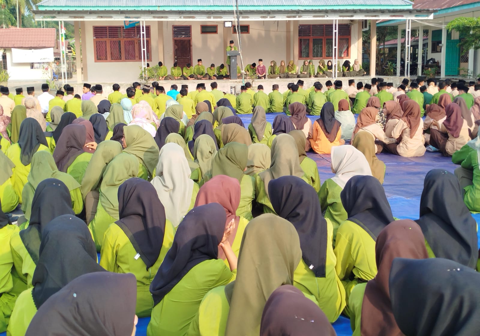 Kelas XII D Pimpin Pelaksanaan Muhadarah