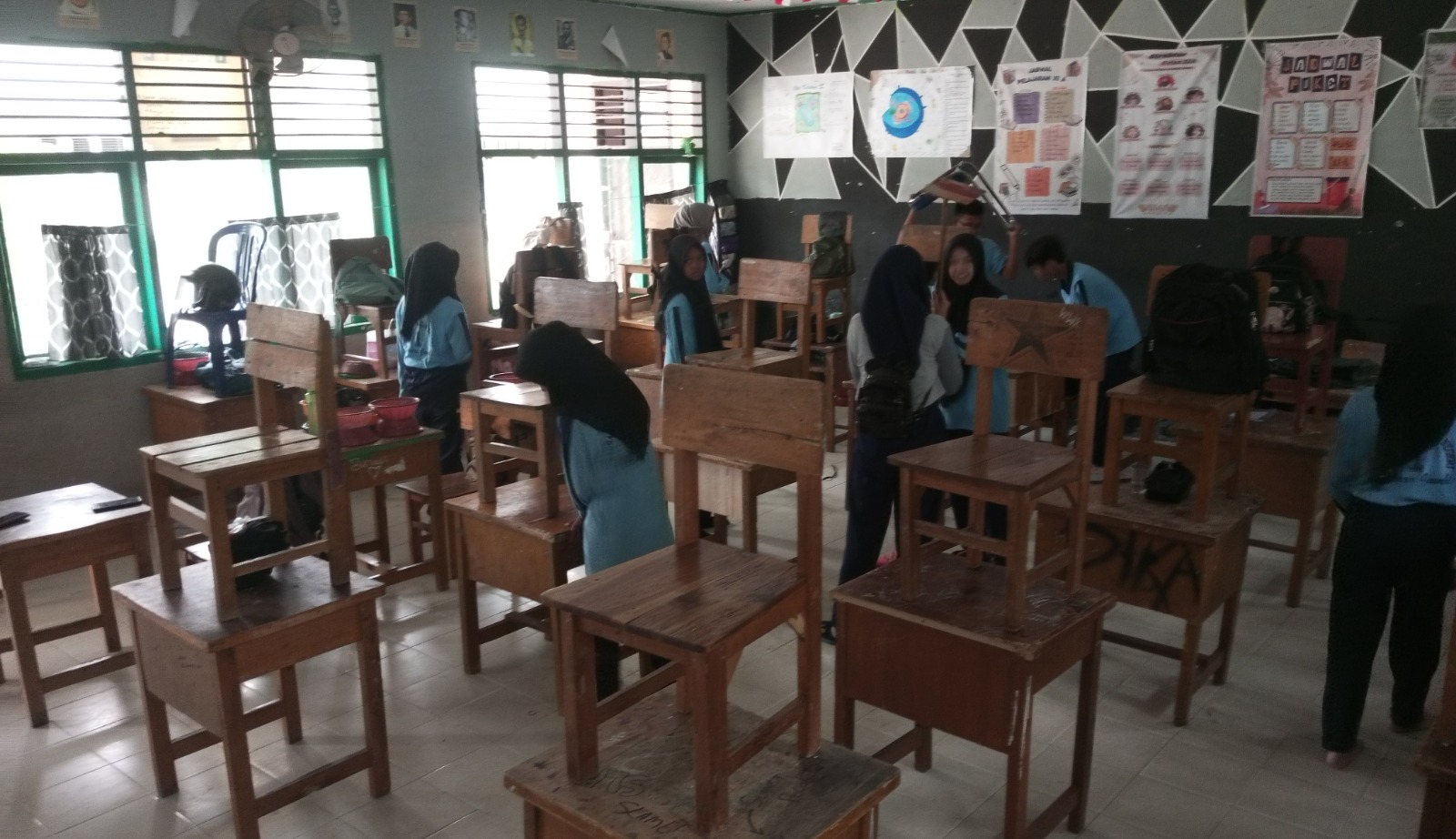 Gotong Royong Persiapan SAS di MAN 1 Muaro Jambi