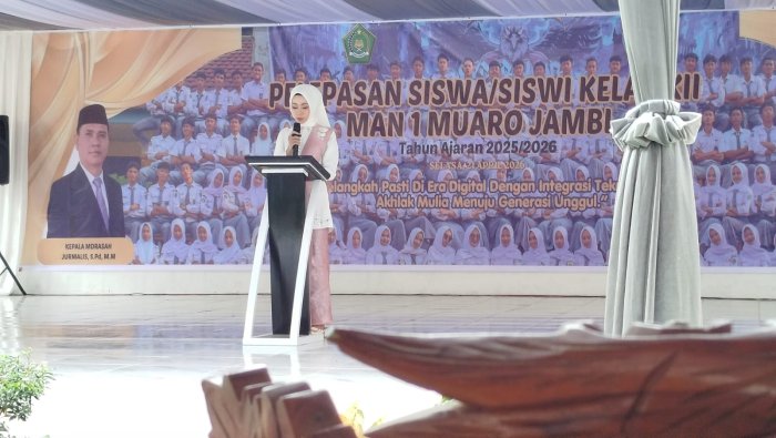 Pidato Menyentuh Fatonah Warnai Pelepasan Siswa MAN 1 Muaro Jambi