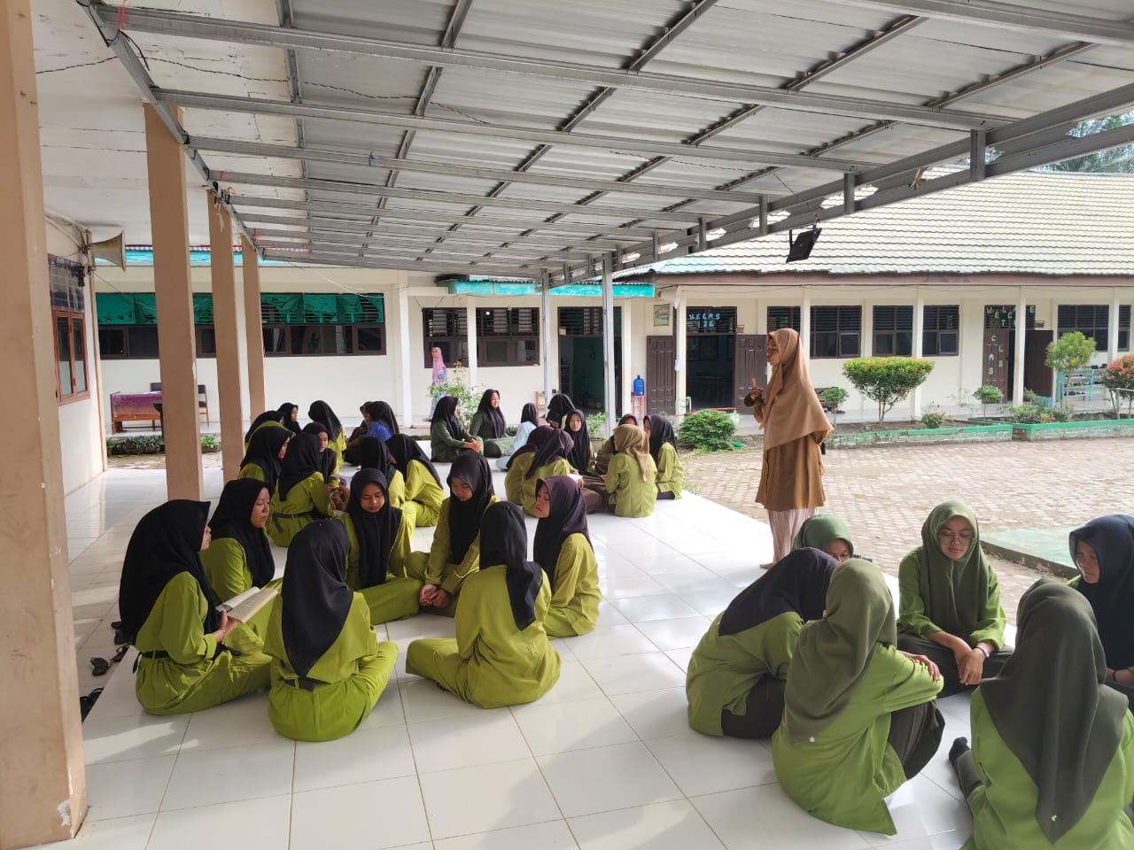 Waka Kesiswaan : kedisiplinan siswa merupakan kunci kemajuan sebuah madrasah Waka Kesiswaan : kedisiplinan siswa merupakan kunci kemajuan sebuah madrasah