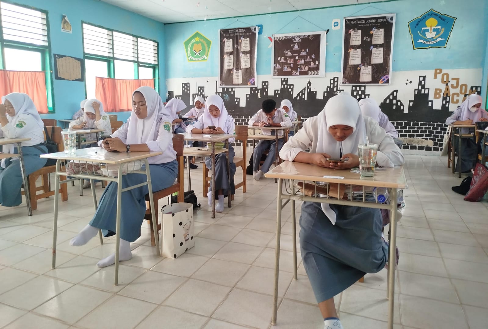  MAN 1 Muaro Jambi Laksanakan Sumatif Tengah Semester