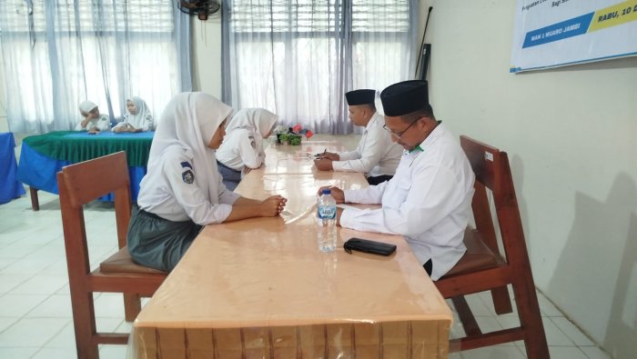 Seleksi Siswa Eligible, MAN 1 Muaro Jambi Lakukan Wawancara Mendalam demi Kelancaran Studi ke PTN