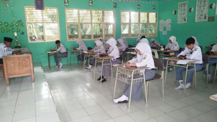 Arahan Panitia Ujian Madrasah Berjalan Tertib dan Disiplin