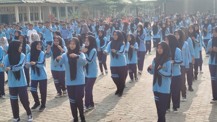Senam Pagi, Langkah Kecil Menuju Hidup Sehat di MAN 1 Muaro Jambi