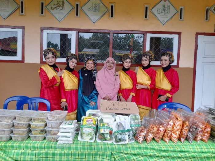 Tari Ambinithik Warnai Peringatan HGN, MAN 1 Muaro Jambi Raih Prestasi Tari Ambinithik Warnai Peringatan HGN, MAN 1 Muaro Jambi Raih Prestasi