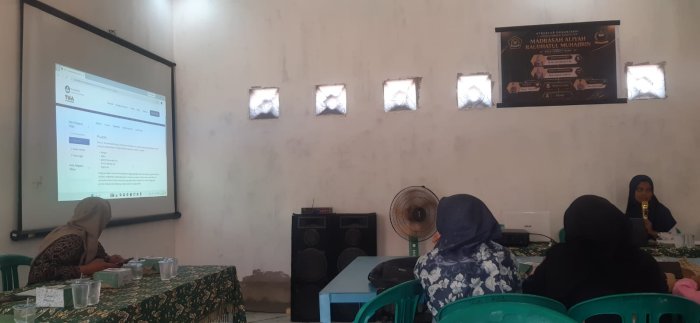 Guru Matematika MAN 1 Muaro Jambi Paparkan Kisi-Kisi TKA