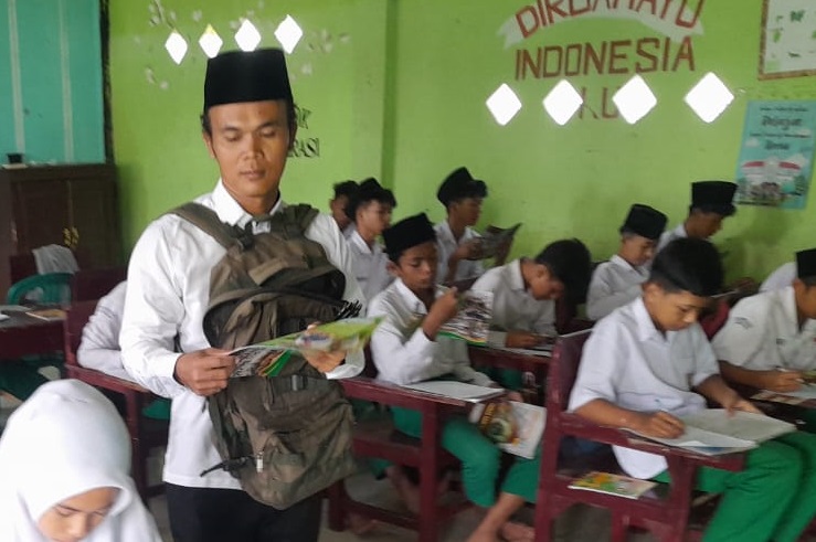 Dua Guru MAN 1 Muaro Jambi Dapat Tugas Mengikuti Pelatihan ke BDK Padang