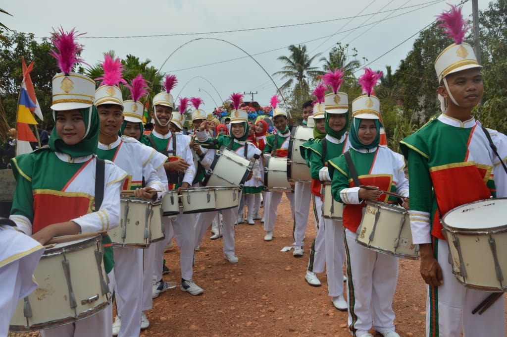 Gheby Annisa fitri Finalis Gadis Muaro Jambi Pimpin Ekskul Drumband