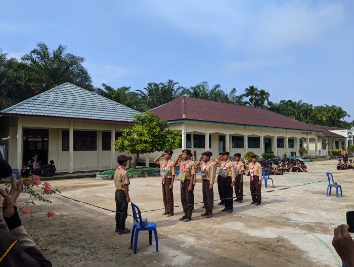 Semangat Pramuka MAN 1 Muaro Jambi Gema di Sore Jumat