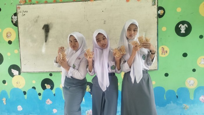 Bahasa Indonesia Jadi Panggung Kreativitas Bisnis Siswa MAN 1 Muaro Jambi