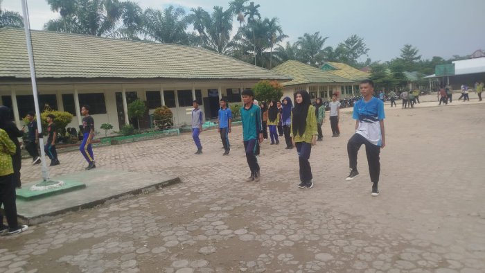 Langkah Tegap Siswa MAN 1 Muaro Jambi Tumbuhkan Disiplin dan Tanggung Jawab Langkah Tegap Siswa MAN 1 Muaro Jambi Tumbuhkan Disiplin dan Tanggung Jawab