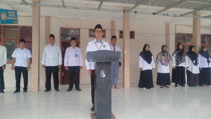 Pengabdian Panjang Dibalas Penghargaan, Tiga ASN MAN 1 Muaro Jambi Naik Gaji