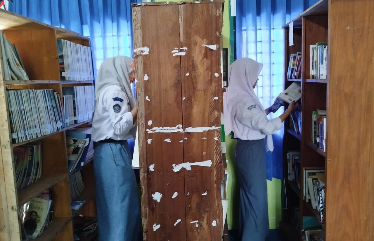Manfaatkan Jam Istirahat untuk Singgah Ke Perpustakaan Manfaatkan Jam Istirahat untuk Singgah Ke Perpustakaan
