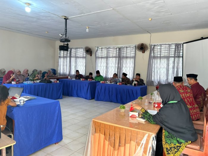 KKM Wilayah 1 Gelar Pertemuan di MAN 1 Muaro Jambi, Persiapan Pembentukan MGMP Resmi Dimulai KKM Wilayah 1 Gelar Pertemuan di MAN 1 Muaro Jambi, Persiapan Pembentukan MGMP Resmi Dimulai