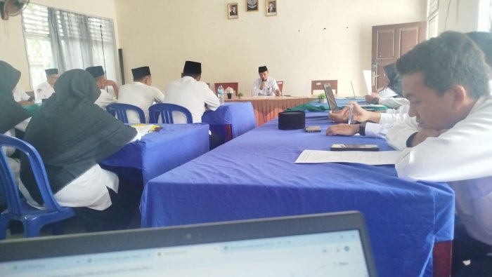 Tim Evaluasi MAN 1 Muaro Jambi Tuntaskan Berkas Penilaian Kepala Madrasah