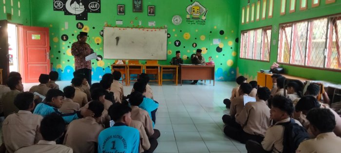 Pesantren Kilat Hari Ketiga, Siswa MAN 1 Muaro Jambi Pelajari Tata Cara Kepengurusan Jenazah