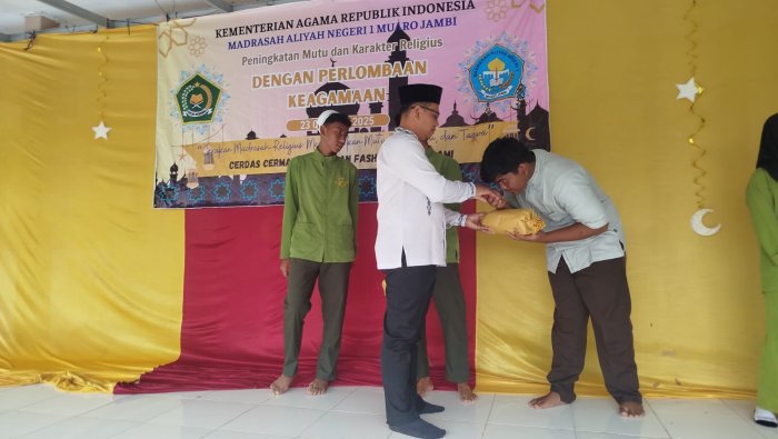 MAN 1 Muaro Jambi Rayakan Hari Santri dengan Lomba Adzan Penuh Makna