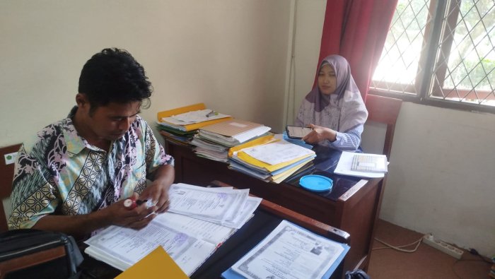 Dari Tukang Sapu Menjadi Operator Kantor, Perjalanan Baru Ahmad Fauzi Dari Tukang Sapu Menjadi Operator Kantor, Perjalanan Baru Ahmad Fauzi