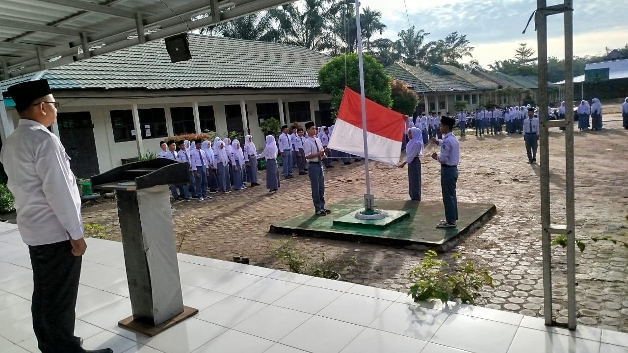 Pelaksanaan Upacara di MAN 1 Muaro Jambi