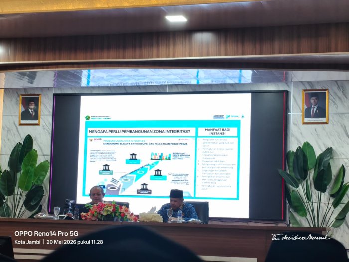 Kepala MAN 1 Muaro Jambi Hadiri Pembinaan Zona Integritas di Kanwil Kemenag Jambi