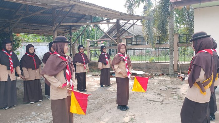 Dari Perkemahan, Tumbuh Kemandirian dan Kebersamaan Dari Perkemahan, Tumbuh Kemandirian dan Kebersamaan