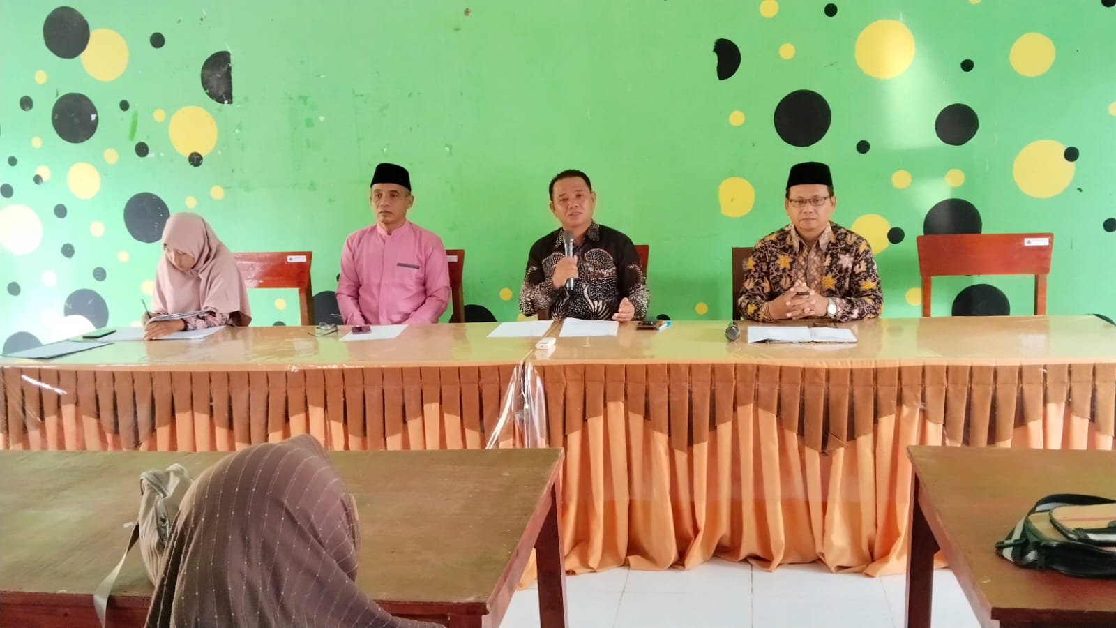 Kepala Madrasah sosialisasikan Tata Tertib Madrasah Ke Wali Murid Kelas X